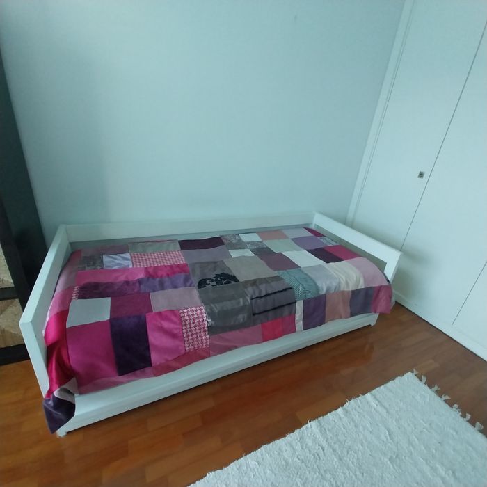 Cama dupla de solteiro