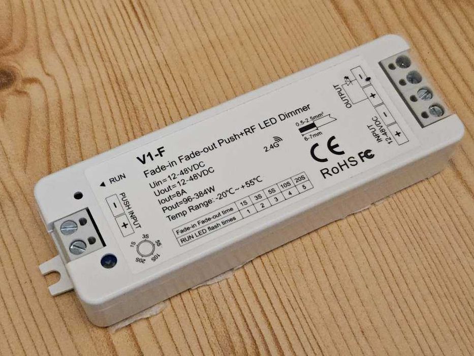 V1-F Ściemniacz instalacji, stopniowe rozjaśnianie i ściemnianie