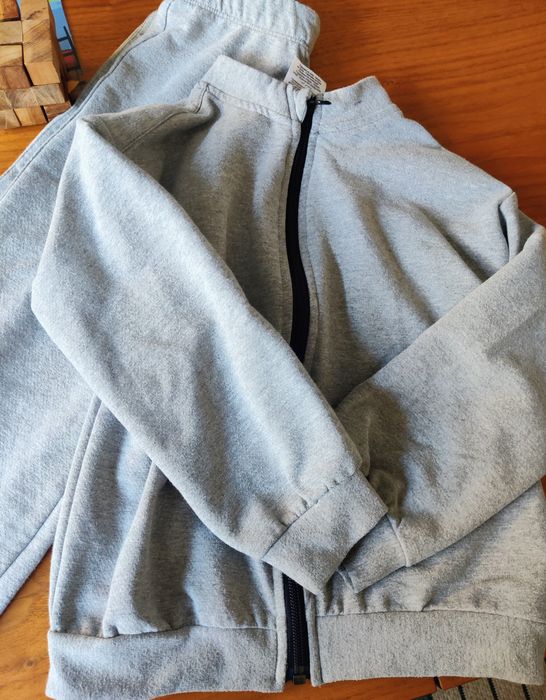 Conjunto desportivo, calças fato de treino,camisola,Decathlon 4/5 anos