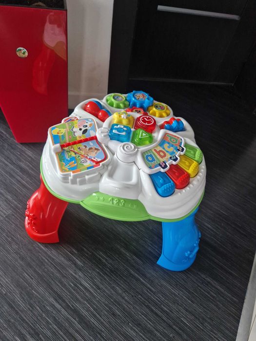 Stolik edukacyjny Clementoni