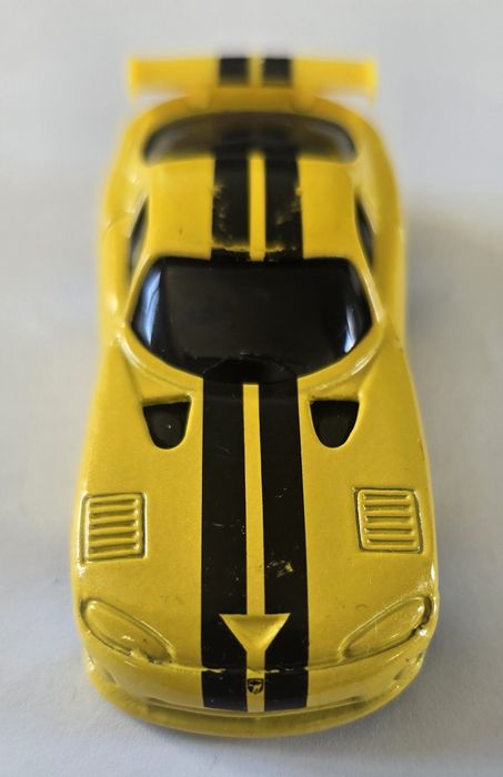 Dodge Viper GT2 amarelo com listras pretas - Maisto - 7cms