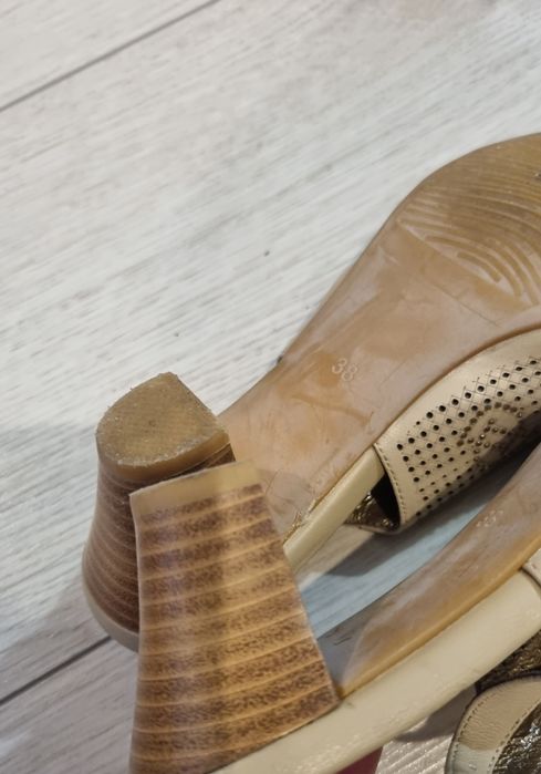 Buty na niskim obcasie