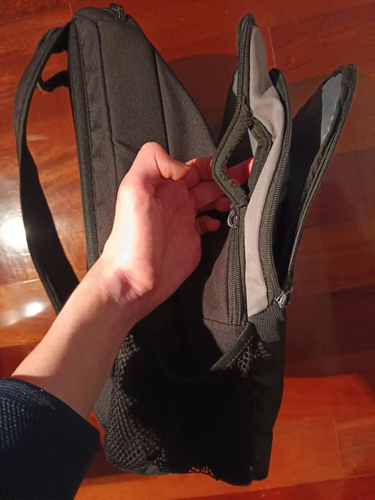 Mochila CASE LOGIC Cinza Escuro