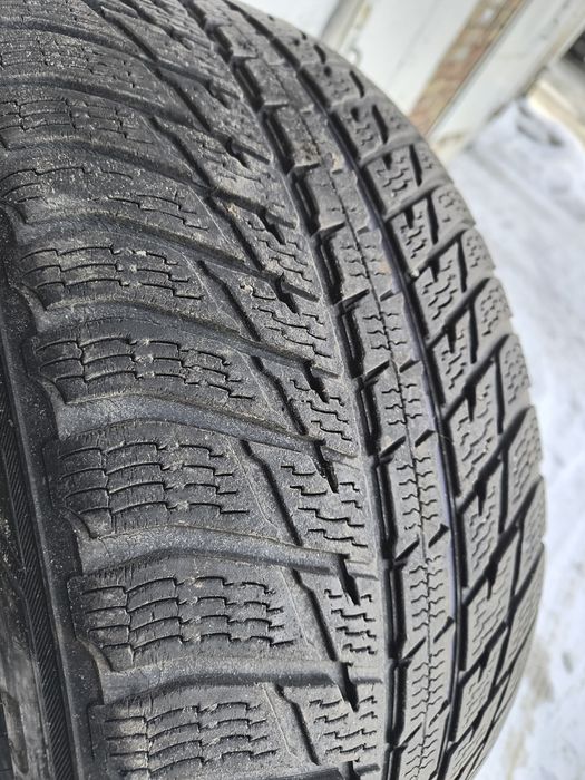 Шини Nokian 275/45 R21
