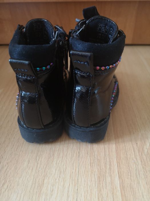 Butki dziewczęce r21