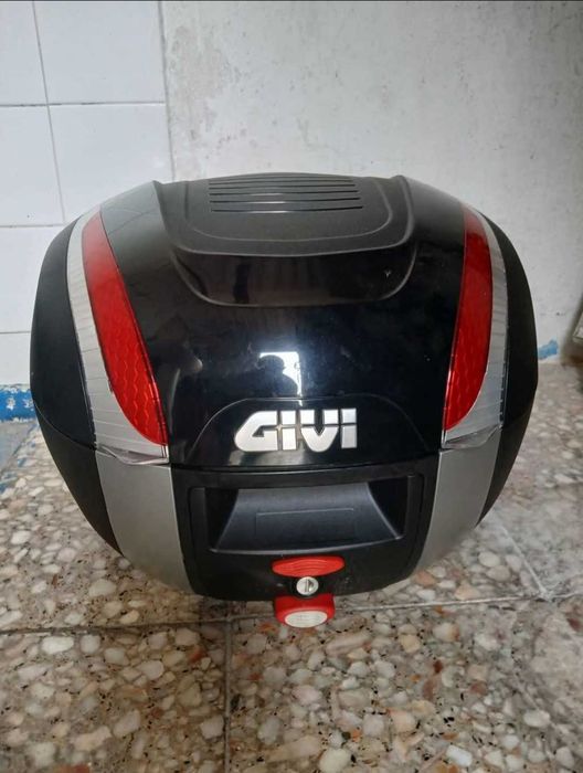 Top case em ótimas condições