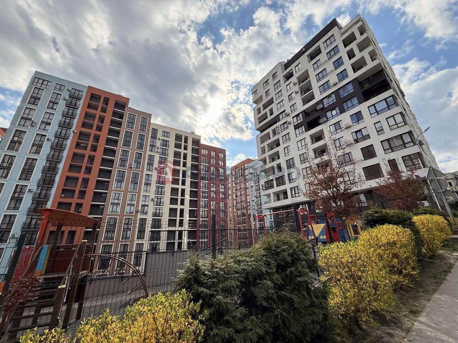 Продаж 2 кім 76 м2 в ЖК Семицвіт на Шевченка