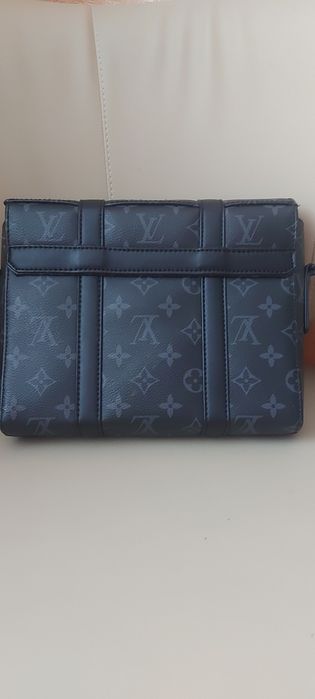 Сумка  Louis Vuitton Messenger Soft Trunk .