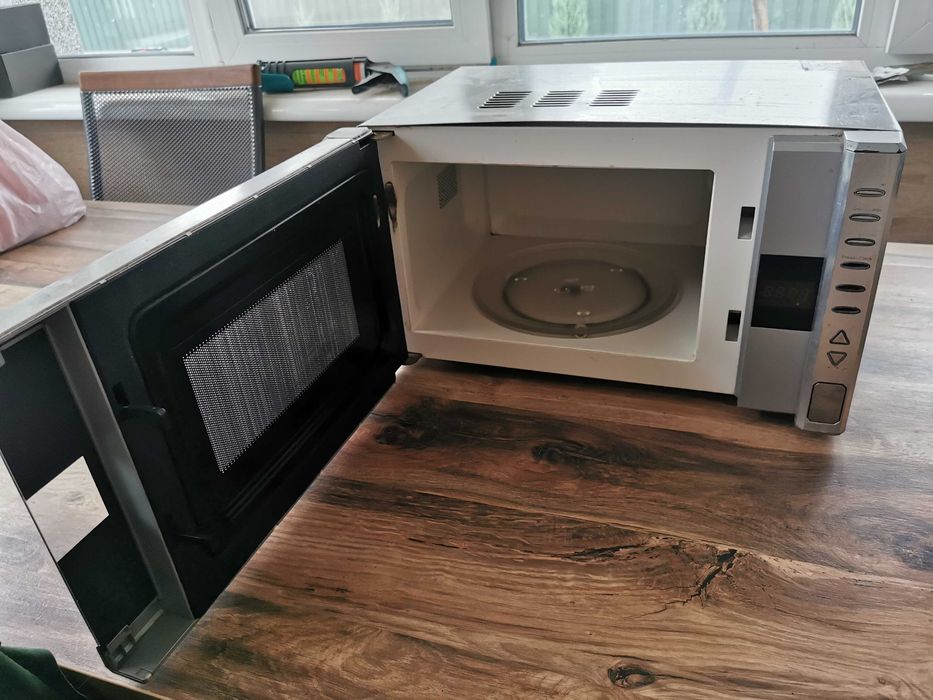 Мікрохвильова піч Saturn ST 1173