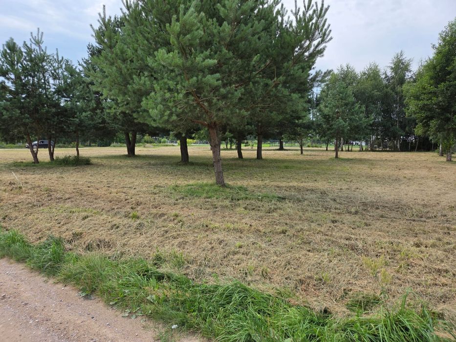 Uzbrojona działka budowlana 3068 m2.