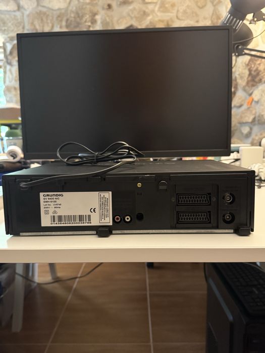 Leitor VHS Grundig GV 9400 NIC