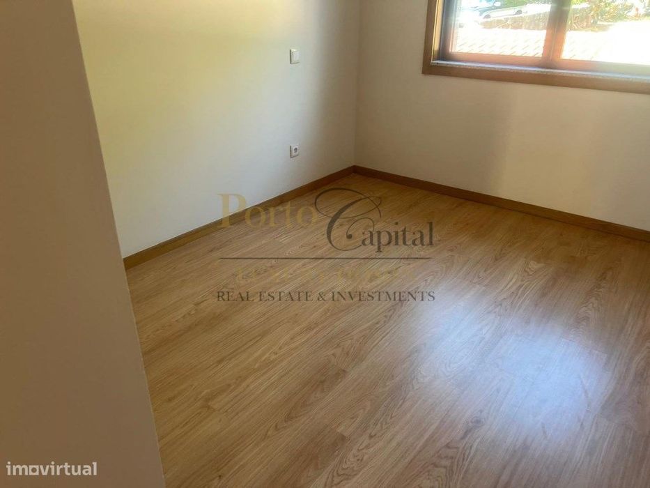 T2 Com Terraço Privativo | Luz, Conforto E Excelente Localização