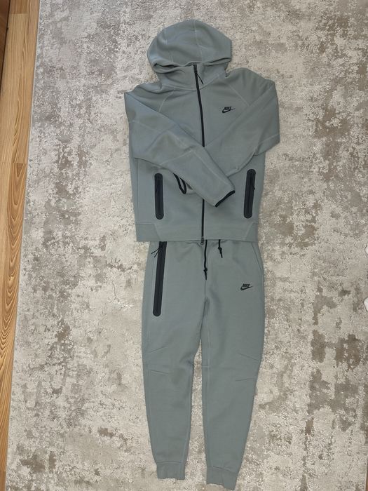 костюм nike tech fleece