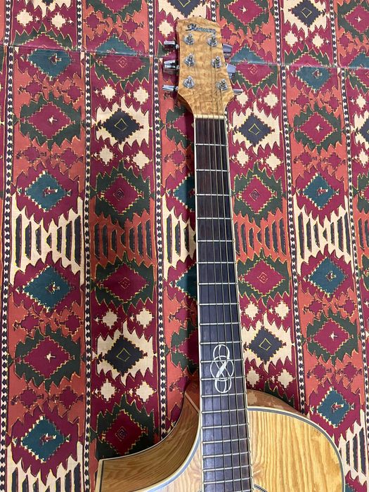 Guitarra para canhotos Ibañez