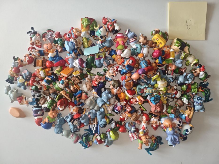 Figurki Kinder niespodzianka mix 9