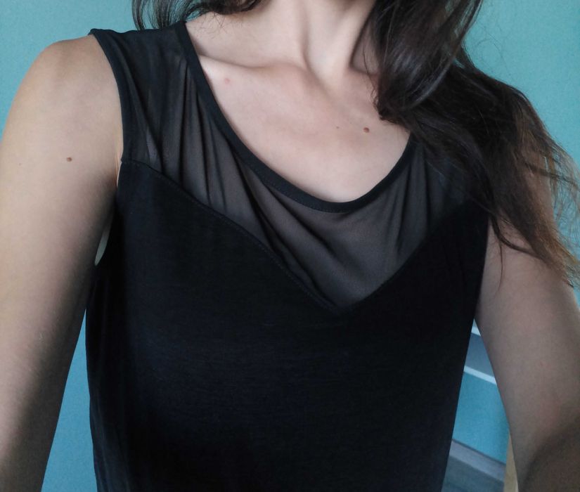 Czarna sukienka z siateczką