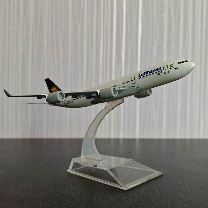 Модель літака самолёт