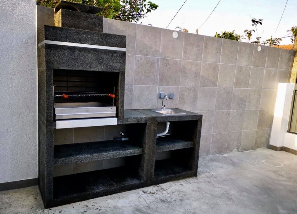 Churrasqueira linha moderna / kit lavatorio / grelha de ferro incluída