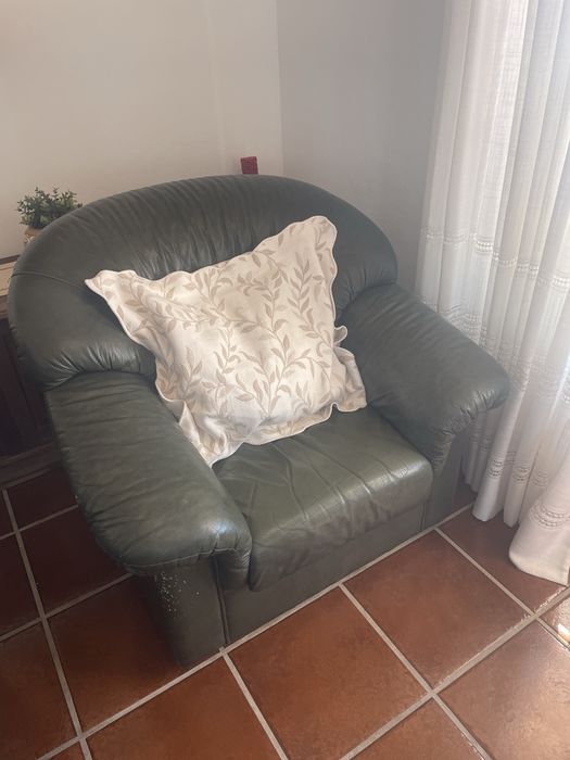Sofas (terno) em pele verdadeira verde