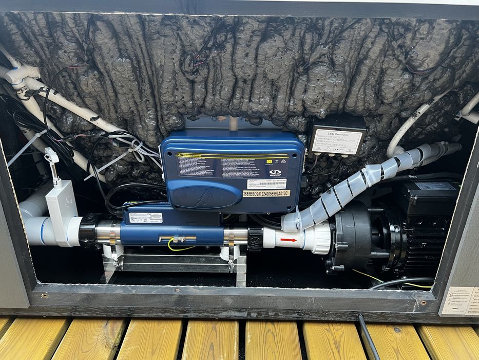 RLX SPA RS10 | Jacuzzi ogrodowe | Gecko | 4 osoby | 230 V