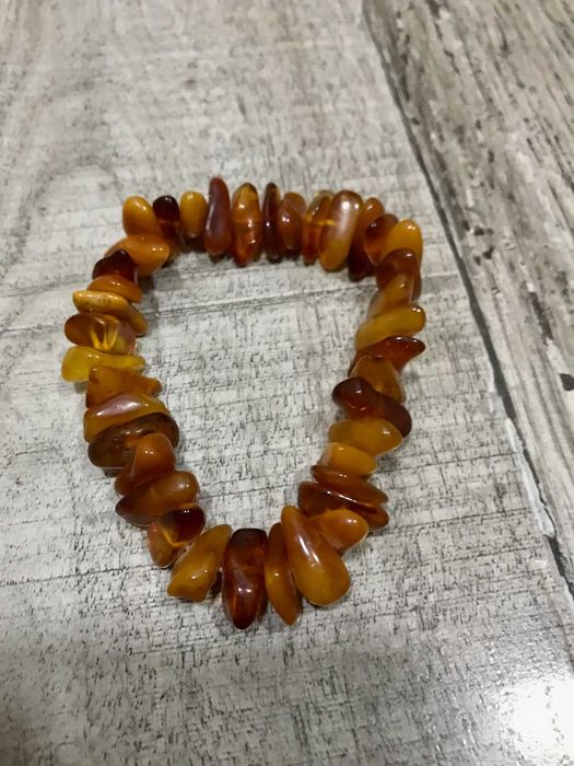 Продам янтарные бусы и браслет