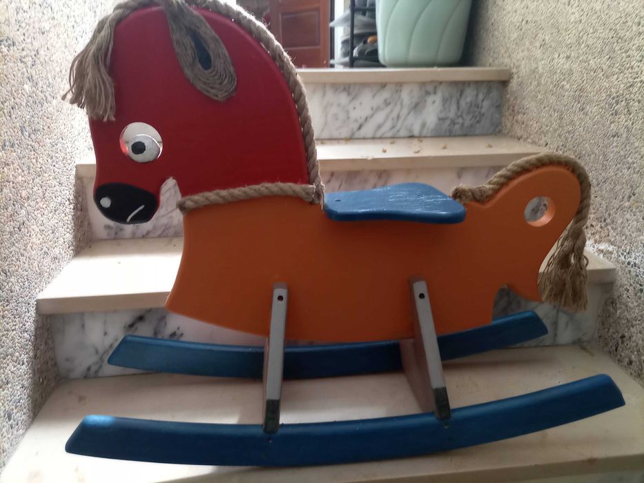Cavalinho em madeira