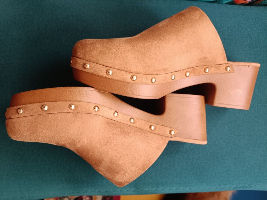Buty mule brązowe