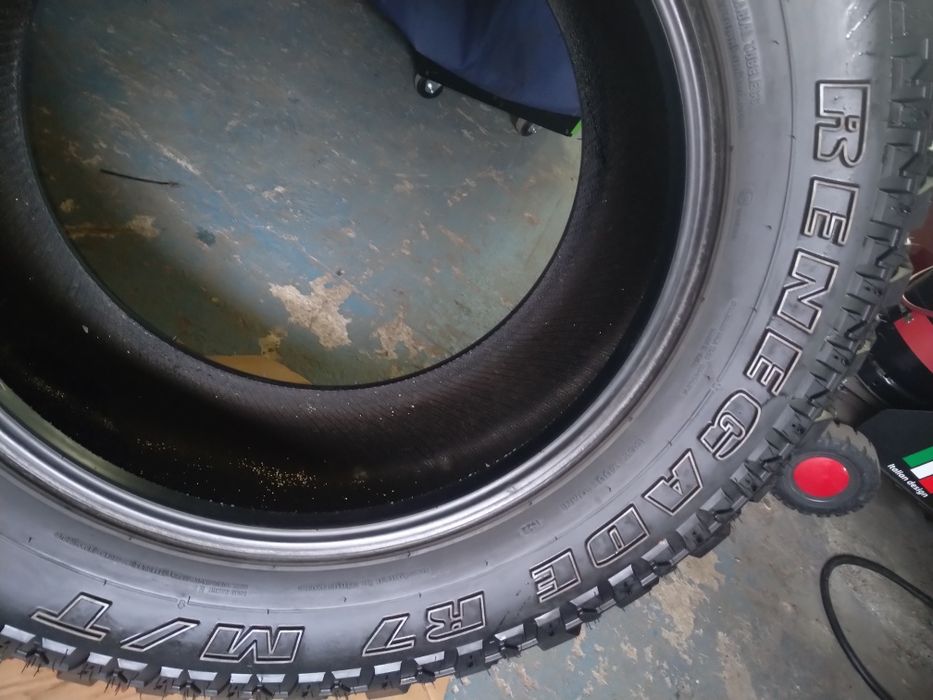 1x 37x13.50 r20 Radar Renegade R7 M/T opona 37'"