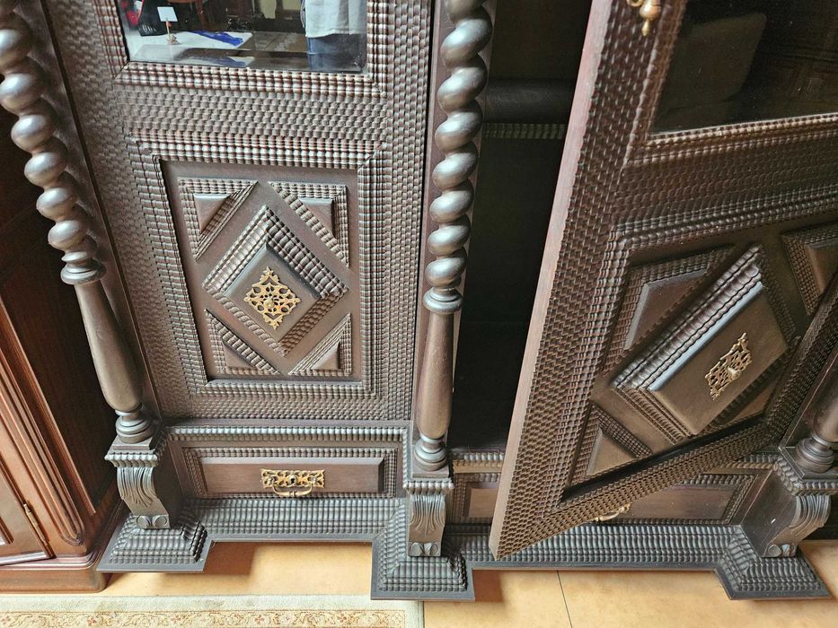 Livreiro antigo em madeira maciça - Bom estado geral