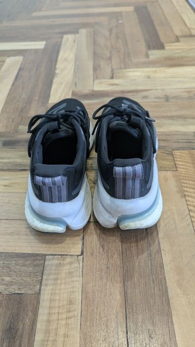 Кроссовки Adidas AlphaBoost V1 43 на 27.5