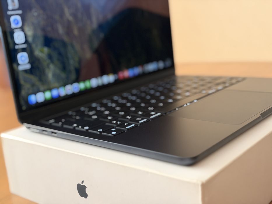 Macbook Air 13 8/256gb M3 , Європа! Стан 10/10