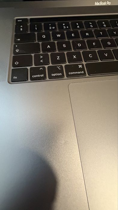 Macbook Pro Retina i9 64GB 1TB Radeon Pro 5500