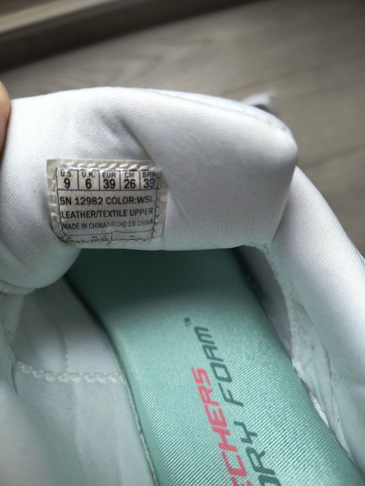 Buty białe damskie Skechers 39
