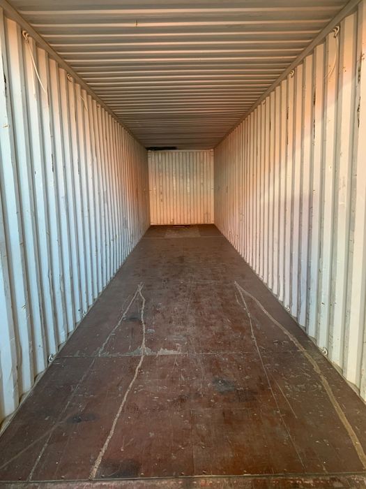 FINAVI - Contentores Marítimos de 40' HC e 20'DV Cargo Worthy