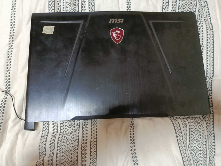 Кришка з ноутбука MSI