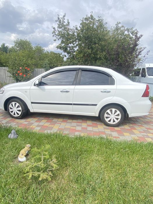 Атомобіль Chevrolet aveo