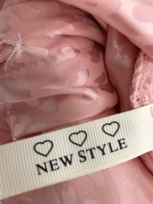 Satynowa tunika z kapturem