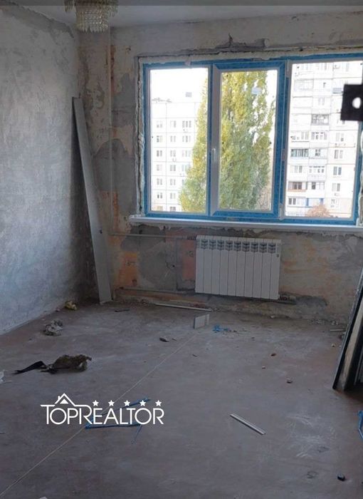 Продам 4-к. квартиру 3 хвилини м. Салтівська 522 мкр  Нескорених 20а