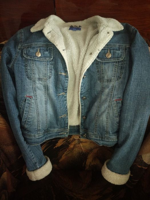 Джинсова куртка утеплена.
