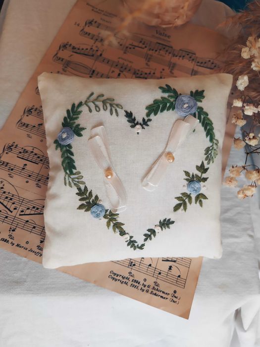 Весільна подушка для обручок