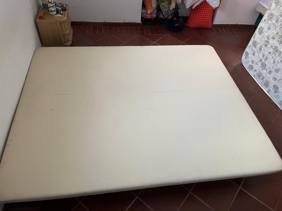Estrado e colchão 160x200