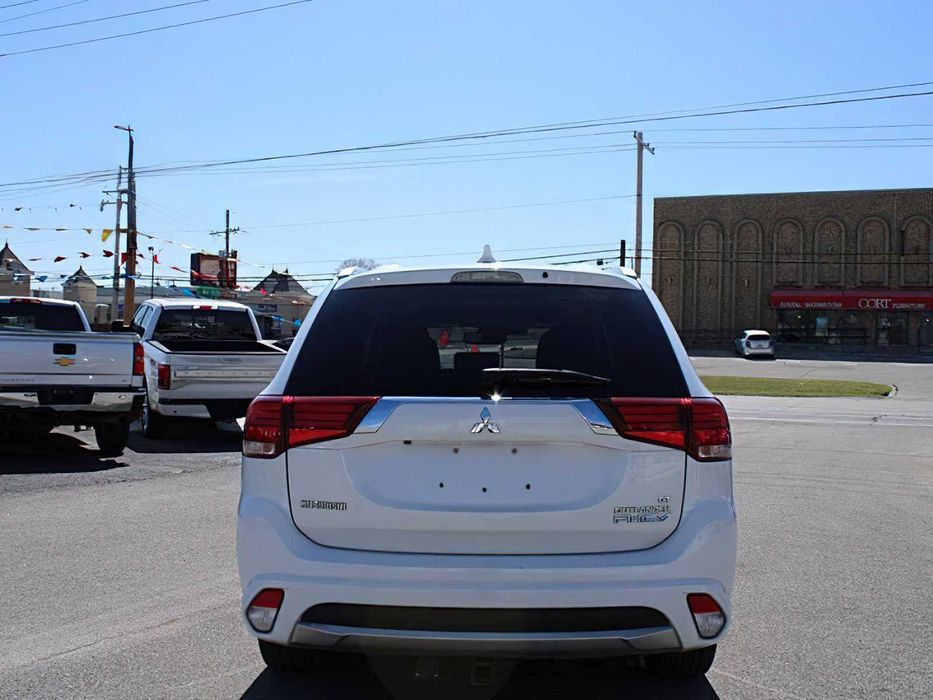 Mitsubishi Outlander PHEV GT      2018