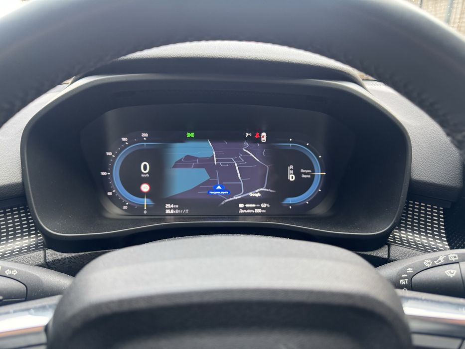 Volvo XC40 електро