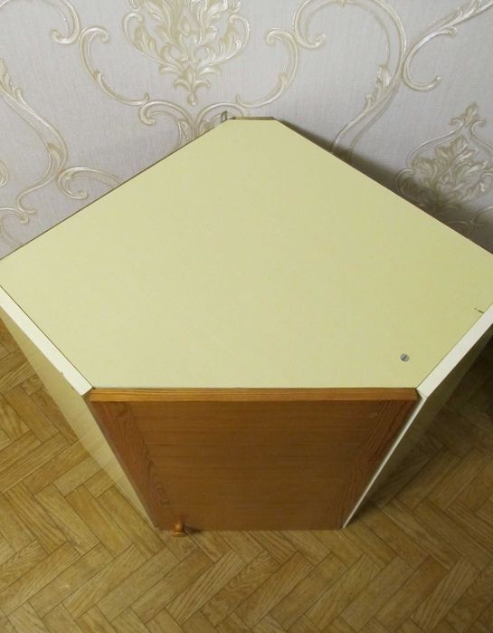 Угловой  буфетный шкафчик с  кухонного комплекта "Магда"  Польша