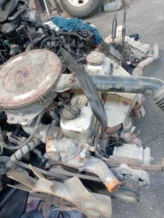 Motor Nissan D 25