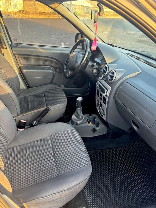 Продам Dacia Logan 2008 1.6