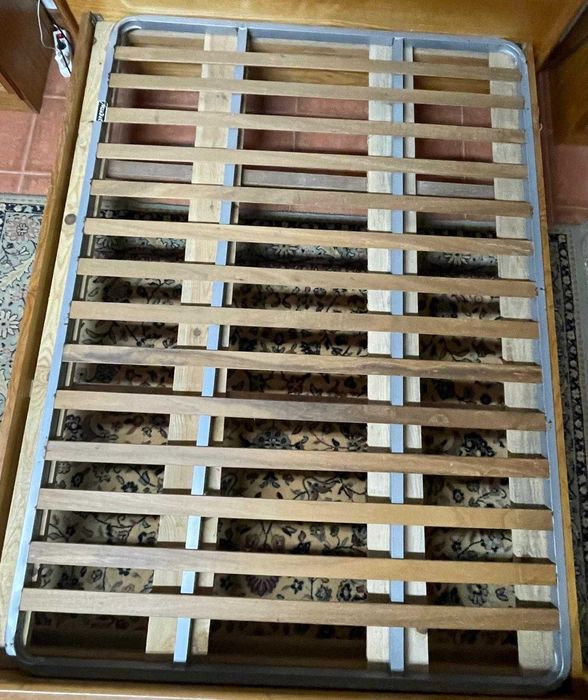 Colchão com estrado