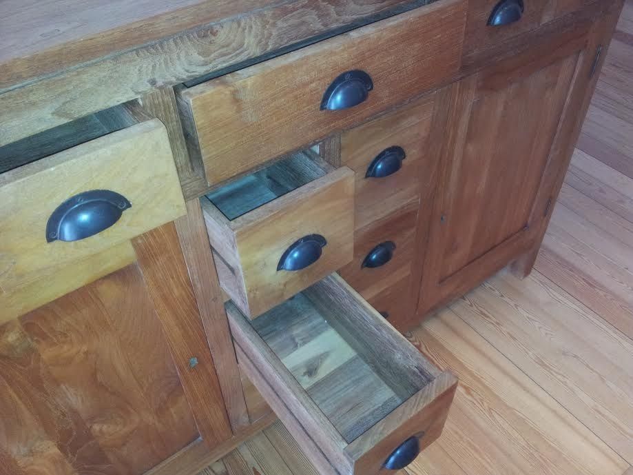 Aparador 11 gavetas teca