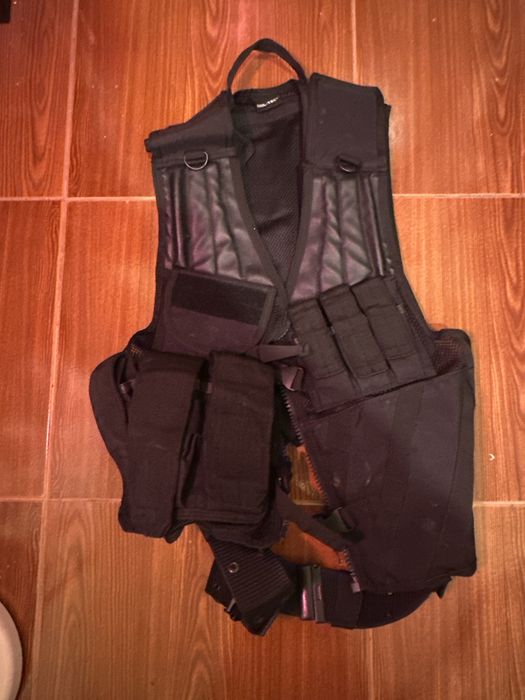 Colete modelo MIL-TEC