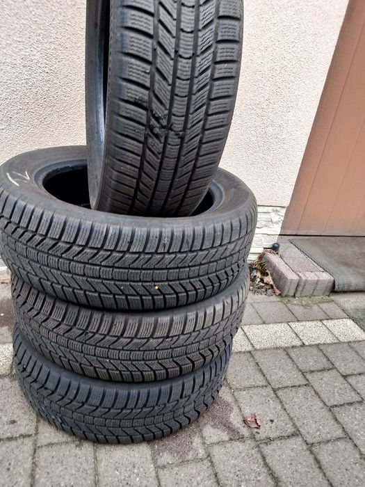 Opony zimowe Continental 215/55R17